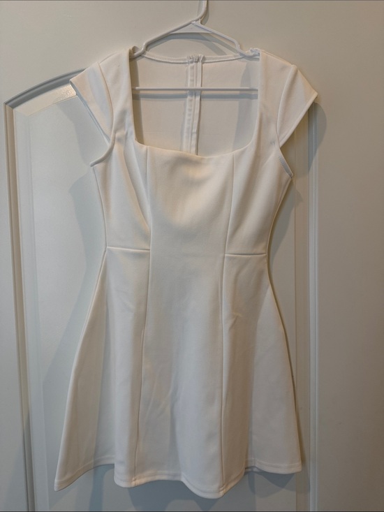 Dresses & Skirts - Elegant Square-Neck White Women’s Dress